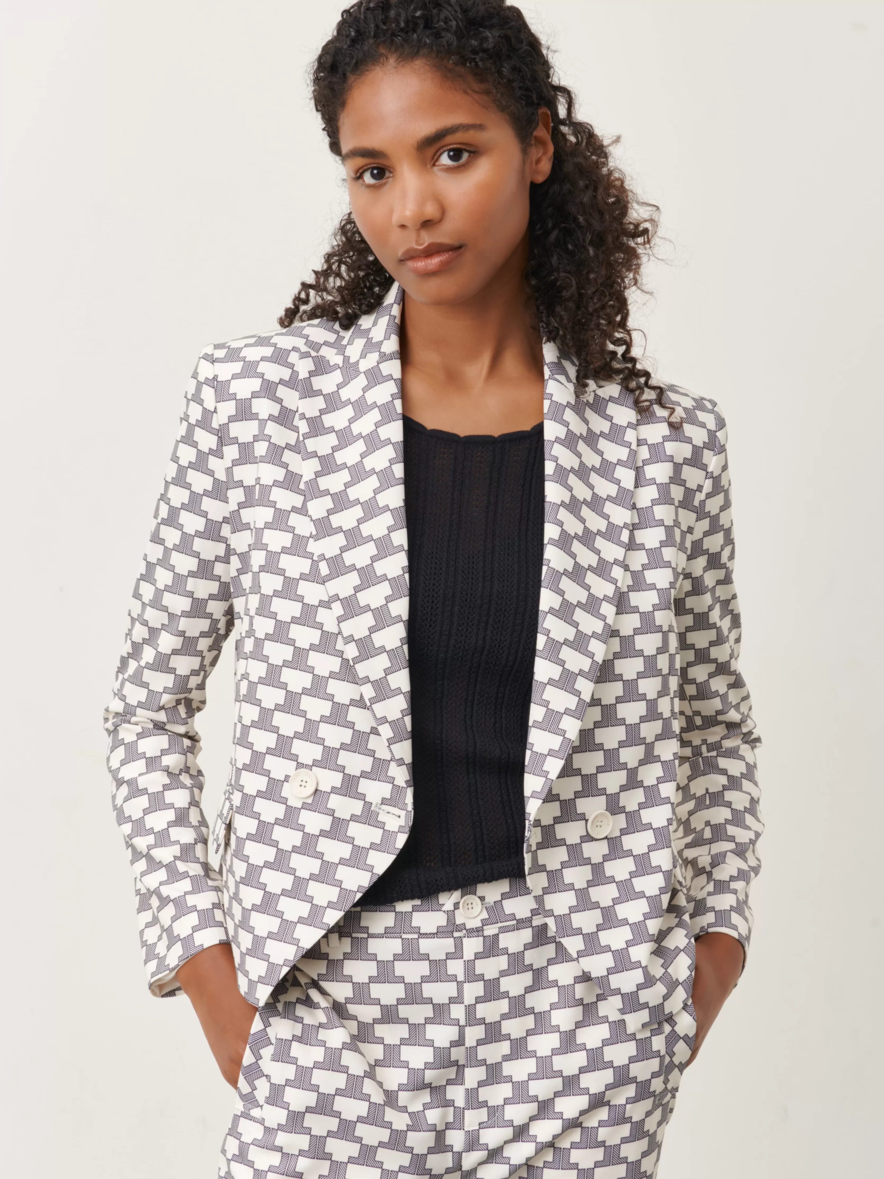 Jane Lushka Bart Blazer | White Black